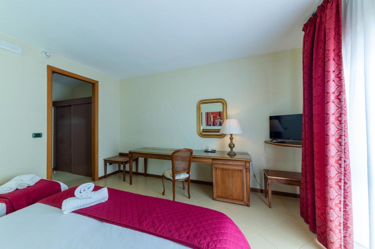 Hotel Sakura Torre del Greco Esterno foto