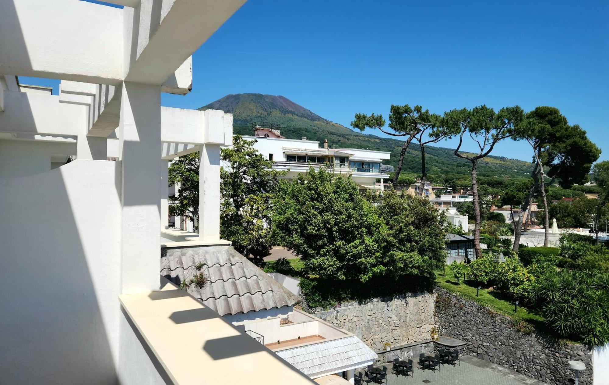 Hotel Sakura Torre del Greco Esterno foto