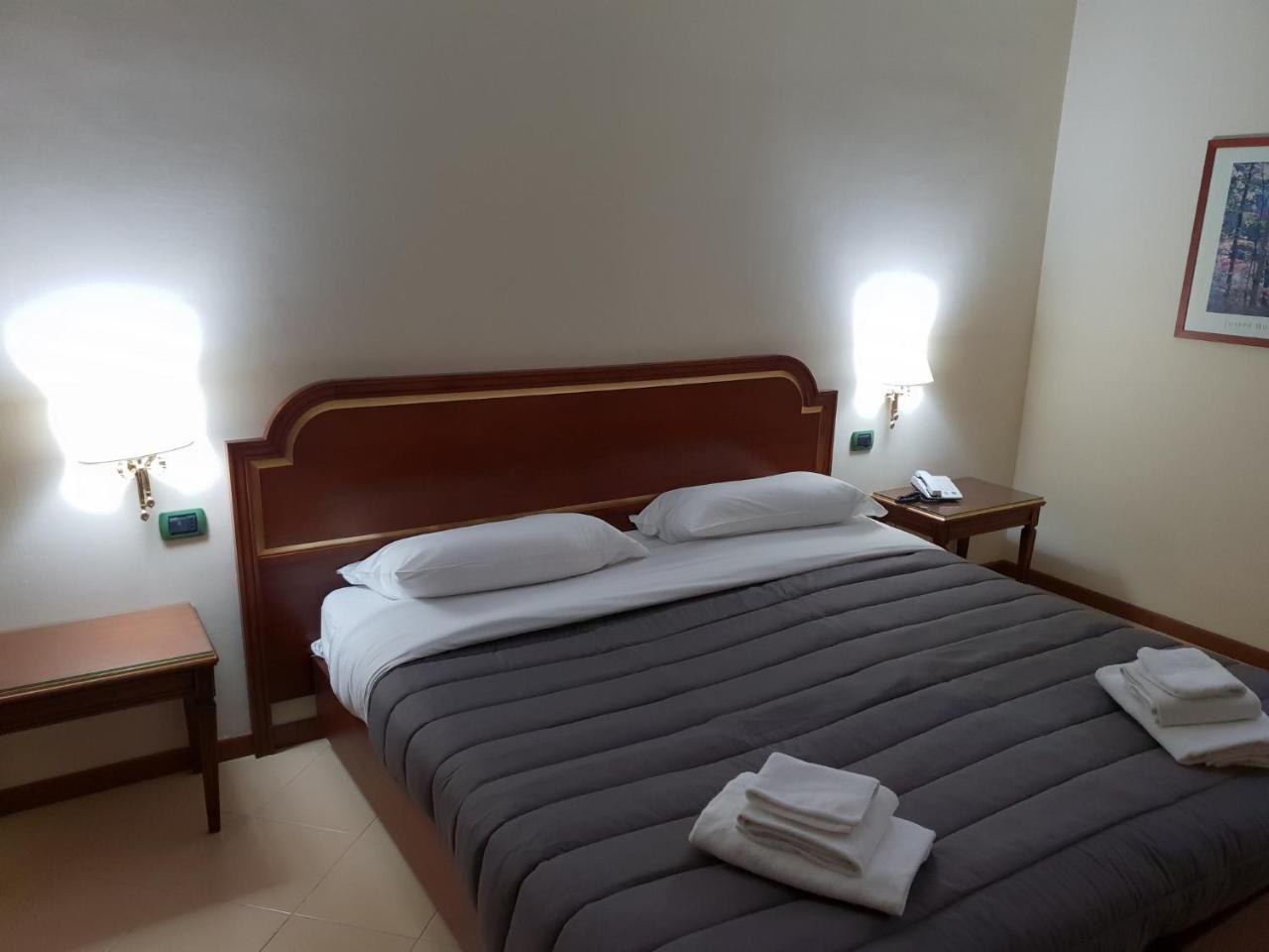 Hotel Sakura Torre del Greco Esterno foto